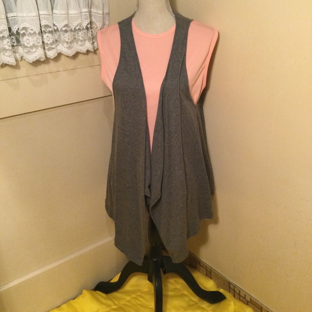 Grey long flowing vest by Velvet
